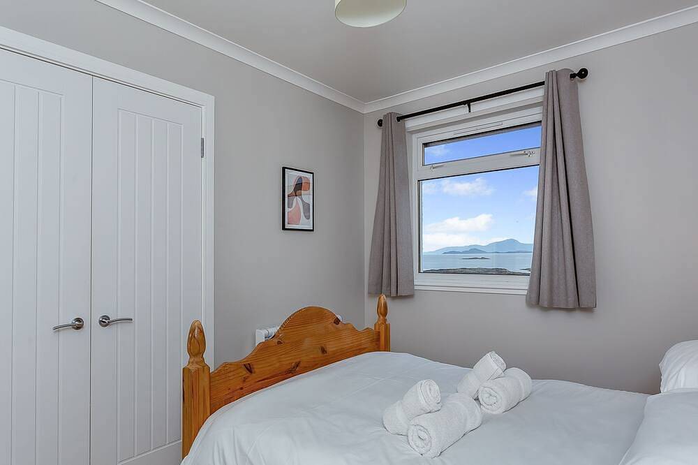 3 bedroom accommodation in Portuairk in Highlands