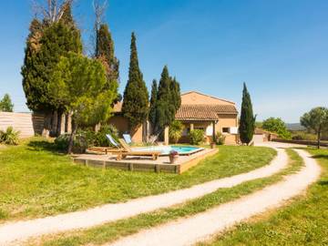 Gîte pour 10 personnes, avec jardin et terrasse dans Loupia
