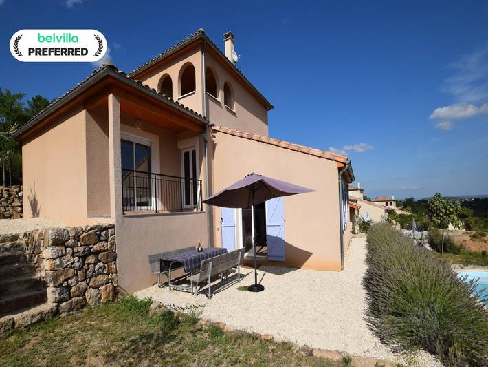 Villa voor 6 personen, met terras en zwembad, kindvriendelijk in de Ardèche