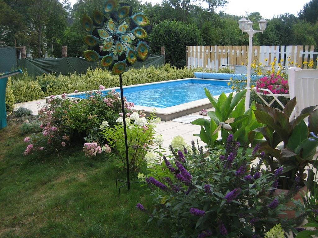 Knobloch mit Swimmingpool in Seifhennersdorf, Oberlausitz-Niederschlesien