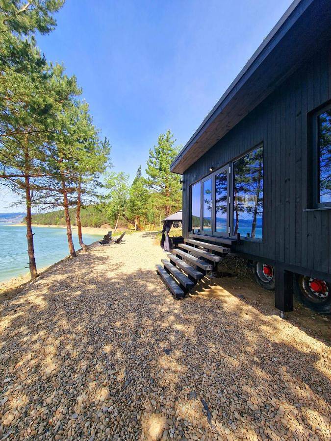 Nomad Lake Cabins in Karpaty (Rumunia)