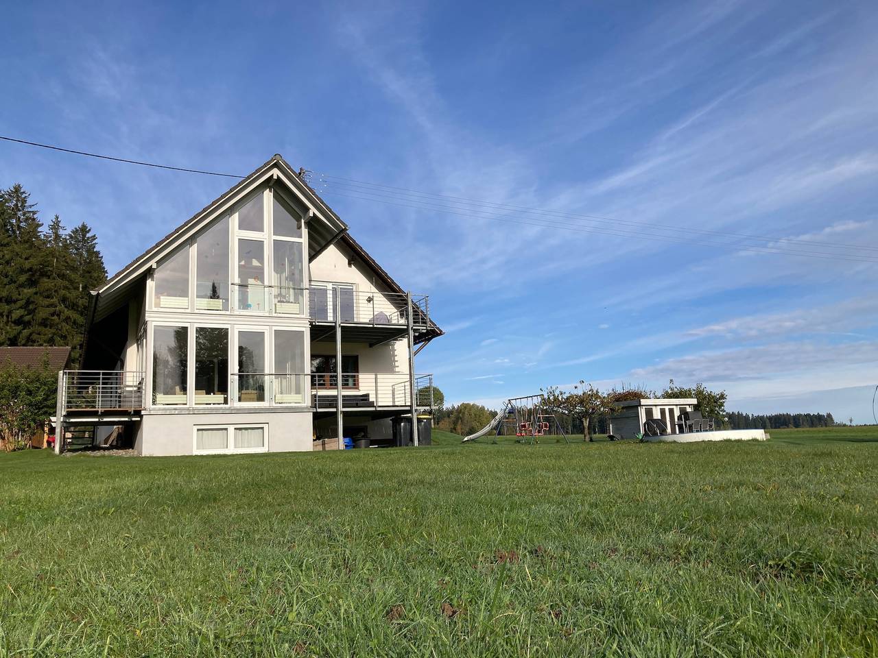 Ganze Wohnung, Ferienwohnung 'Naturzeit' mit Wintergarten, Balkon und großem Gemeinschaftsgarten in Königsfeld im Schwarzwald, Mittlerer Schwarzwald