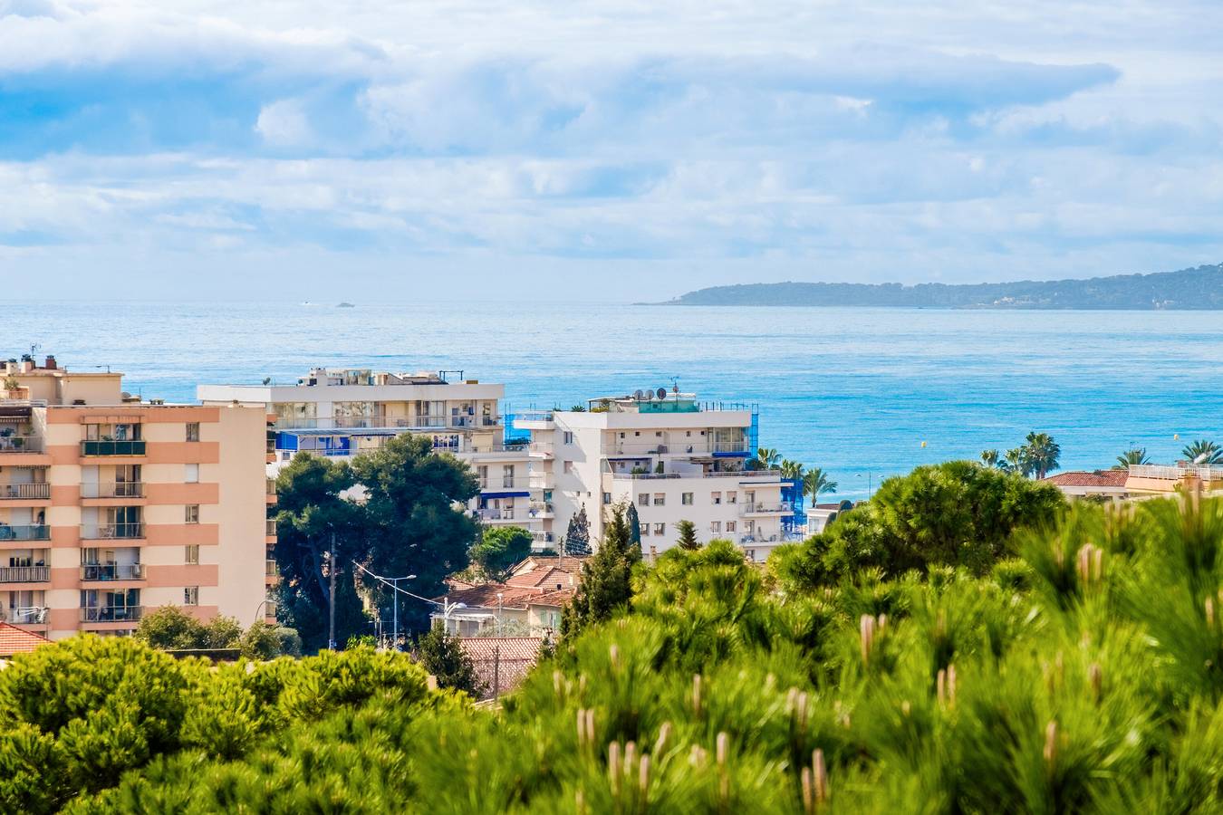Apartamento entero, Les Amandiers 1 dormitorio con vistas al mar y a la montaña in Cagnes-sur-Mer, Region de Cannes