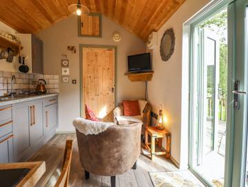 Log Cabin for 2 People in Powys, Mid-Wales, Photo 4