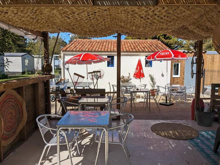 Camping pour 2 personnes, avec jacuzzi et jardin