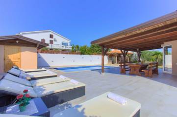 Ferienhaus für 9 Personen in Malinska-Dubašnica, Krk, Bild 2