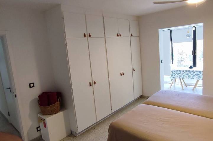 Bungalow just a few minutes from the Maspalomas Dunes and Playa del Ingles. in Maspalomas, San Bartolomé de Tirajana
