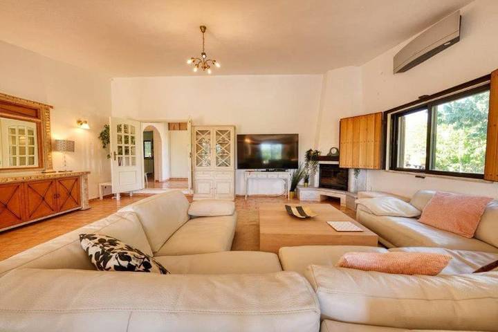 Location de vacances pour 9 personnes, avec jardin ainsi que jacuzzi et piscine à Loulé - 2