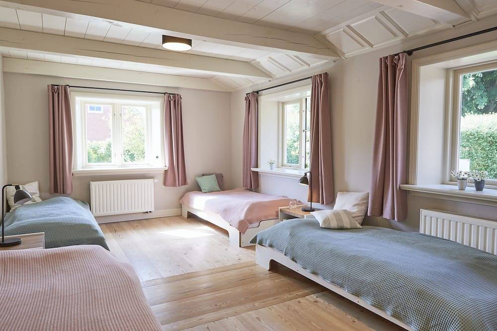 Mein Nordstern Liebevoll saniertes Reetdachhaus mit Garten und Blick nach Dk in Humptrup, Nordfriesland