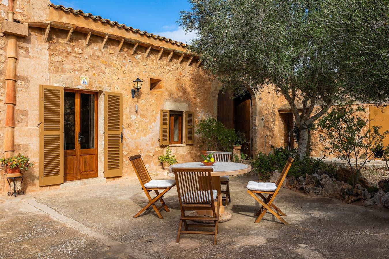 Apartment 'Volta' with Mountain View, Wi-Fi and Air Conditioning in Campos, South Majorca
