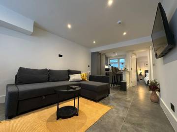 Vacation Rental for 6 Guests in Camden, London, Picture 1