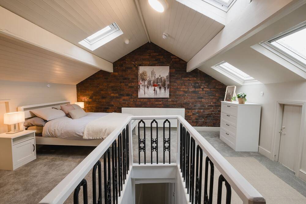Ganze Wohnung, Apartment-Apartment-Eigenes Badezimmer-Strassenblick in Westliches Yorkshire