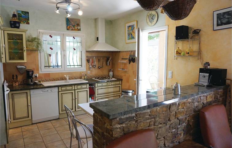 Retraite au bord de la piscine : apt de 130m2, rivière de 1000m in Prades-sur-Vernazobre, Région de Béziers