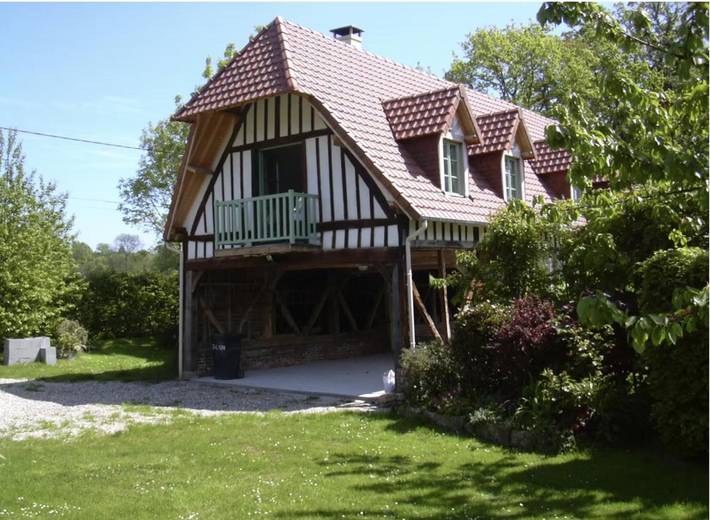 Gîte pour 9 personnes, avec Balcon et Terrasse ainsi que Jardin et Vue à Houdetot