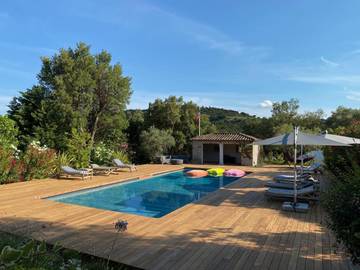 Chambre d’hôte pour 2 personnes, avec jardin et piscine à Le Plan-de-la-Tour