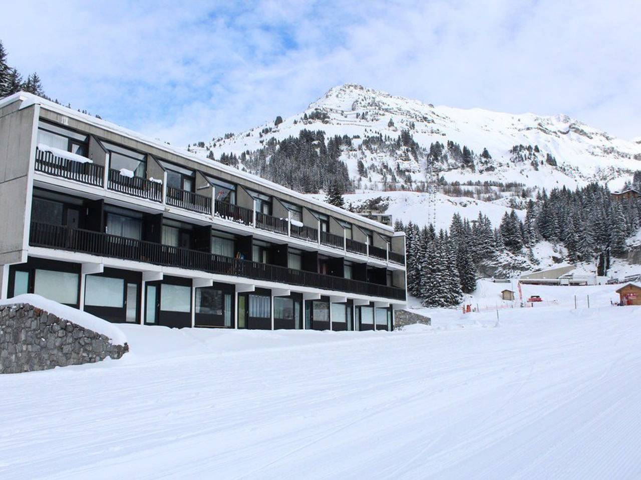 Estudio entero, Estudio en primera línea de pistas para 4 personas, terraza y vistas al dominio esquiable, zona Flaine in Flaine, Magland