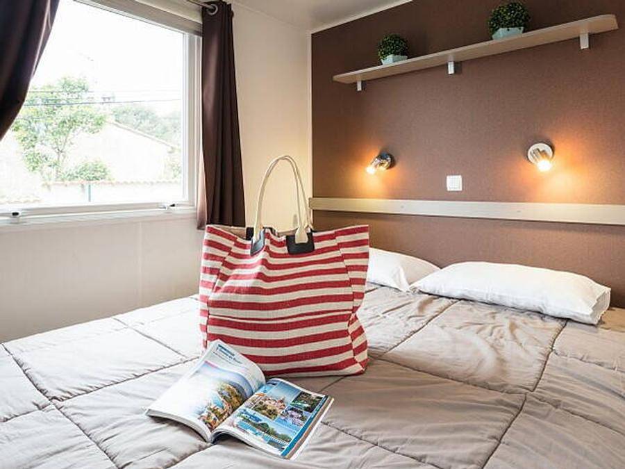 Camping Le Soleil de Saint Sieu (Anciennement Le Villeu) - Mobilhome 8 personnes - Mobil-home | Premium | 3 Ch. | 6/8 Pers. | Terrasse surélevée in Lancieux, Région de Dinan