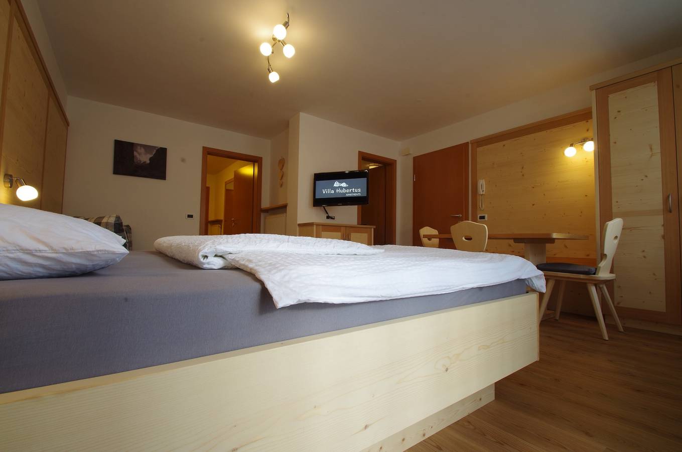 Entire apartment, Apartment 'Villa Hubertus Ciafita' with Mountain View, Balcony and Wi-Fi in Ortisei, Dolomiti Superski