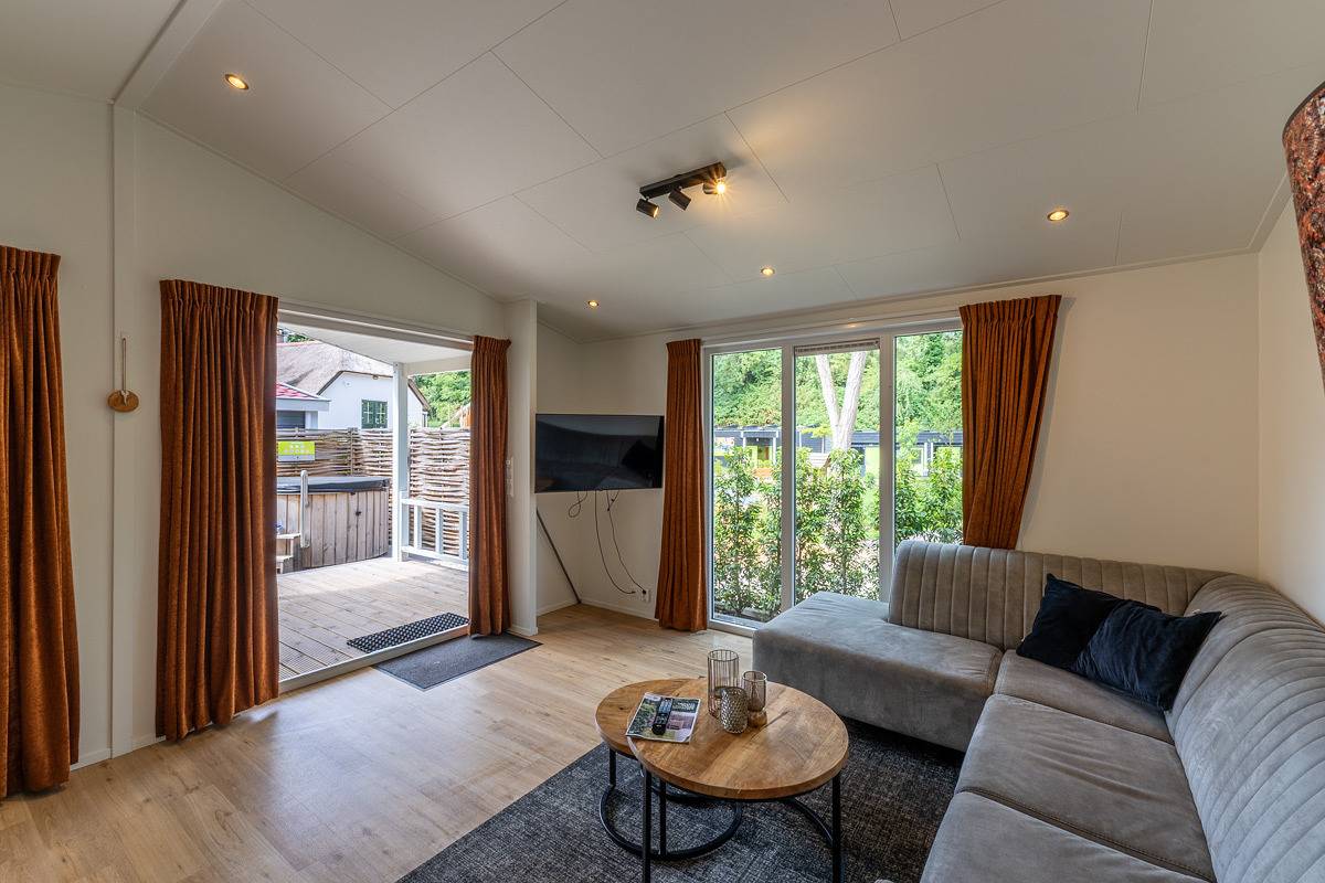 Vakantiepark De Thijmse Berg — Family Lodge met hottub | 6 personen in Rhenen, Provincie Utrecht