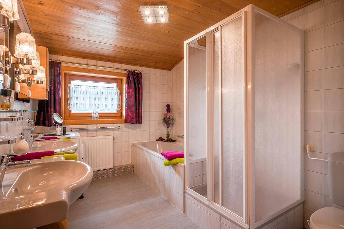 Ganze Ferienwohnung, Appartement mit 4 Schlafzimmern in Bruck am Ziller, Kitzbüheler Alpen