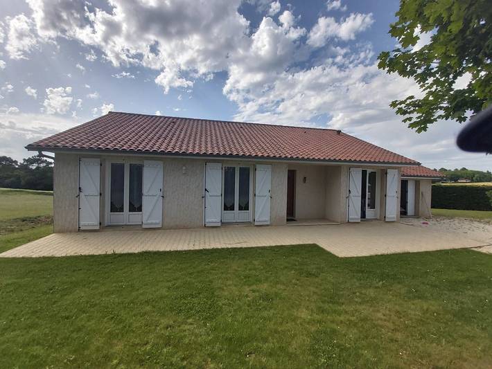 Gîte pour 6 personnes, avec terrasse et jardin