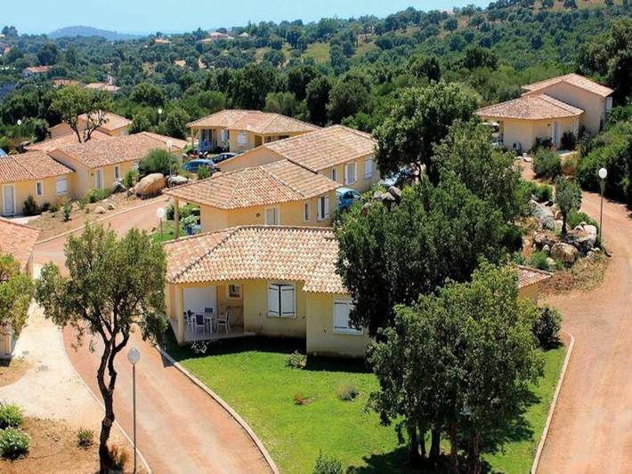 Gîte pour 8 personnes, avec piscine, adapté aux familles dans Sainte-Lucie de Porto-Vecchio - 4