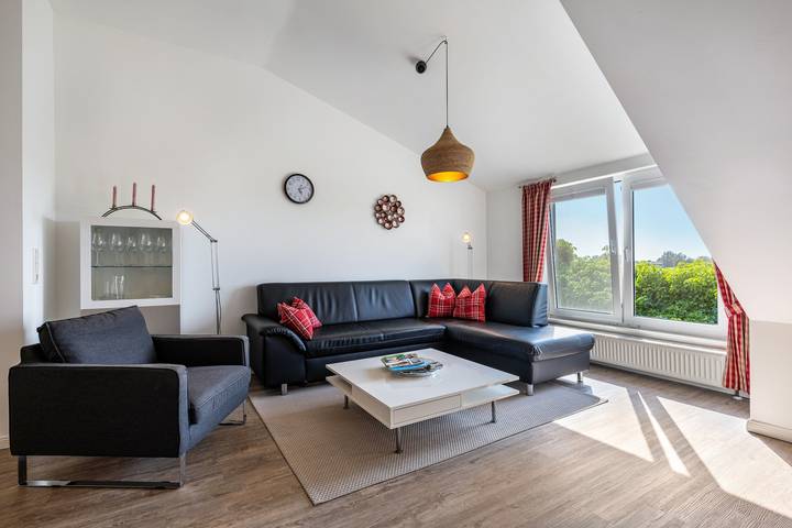 Ganze Wohnung, Ferienwohnung Voglkoje" mit privater Terrasse, Gemeinschaftsgarten und Wi-Fi in Pellworm, Nordfriesland