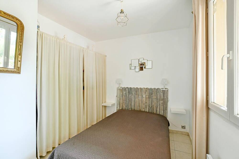 3 bedroom nice home in Mazan in Mazan, Parc naturel régional du Mont-Ventoux