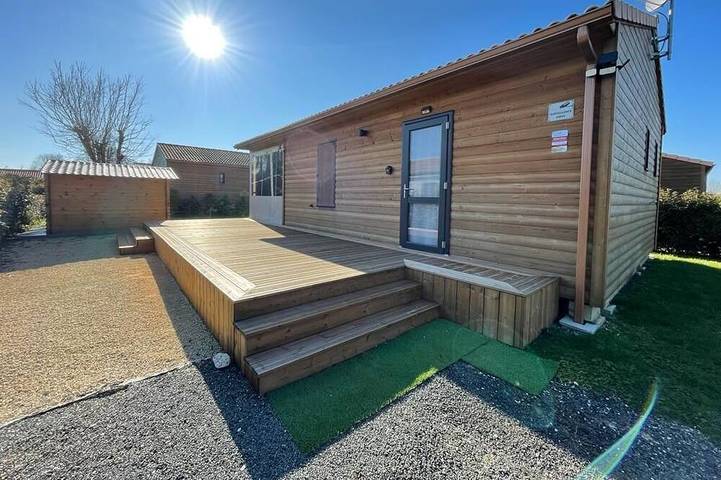 Chalet pour 4 personnes, avec piscine, animaux acceptés