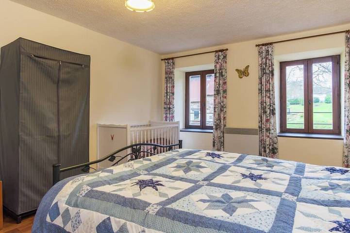 Location de vacances pour 8 personnes, avec Terrasse et Jardin à Sourdeval-les-Bois - 4