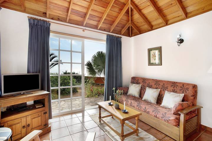 Casa de vacaciones 'Casita Ariadna' con vistas al mar, terraza privada y Wi-Fi in Tijarafe, La Palma Norte