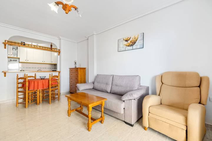 Appartement entier, Appartement 'Viñamar 7' avec vue sur la mer, Wi-Fi et climatisation in Torrevieja, Costa Blanca