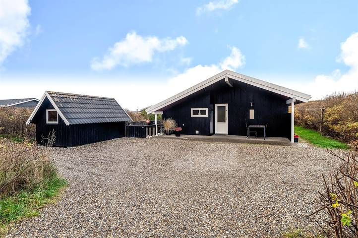 Ferieudlejning for 8 personer, med Jacuzzi og Terrasse samt Sauna i Klitmøller