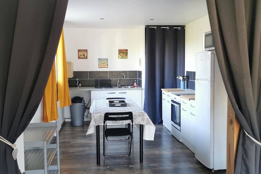 T2 independant avec piscine chauffée in Courthézon, Vaucluse