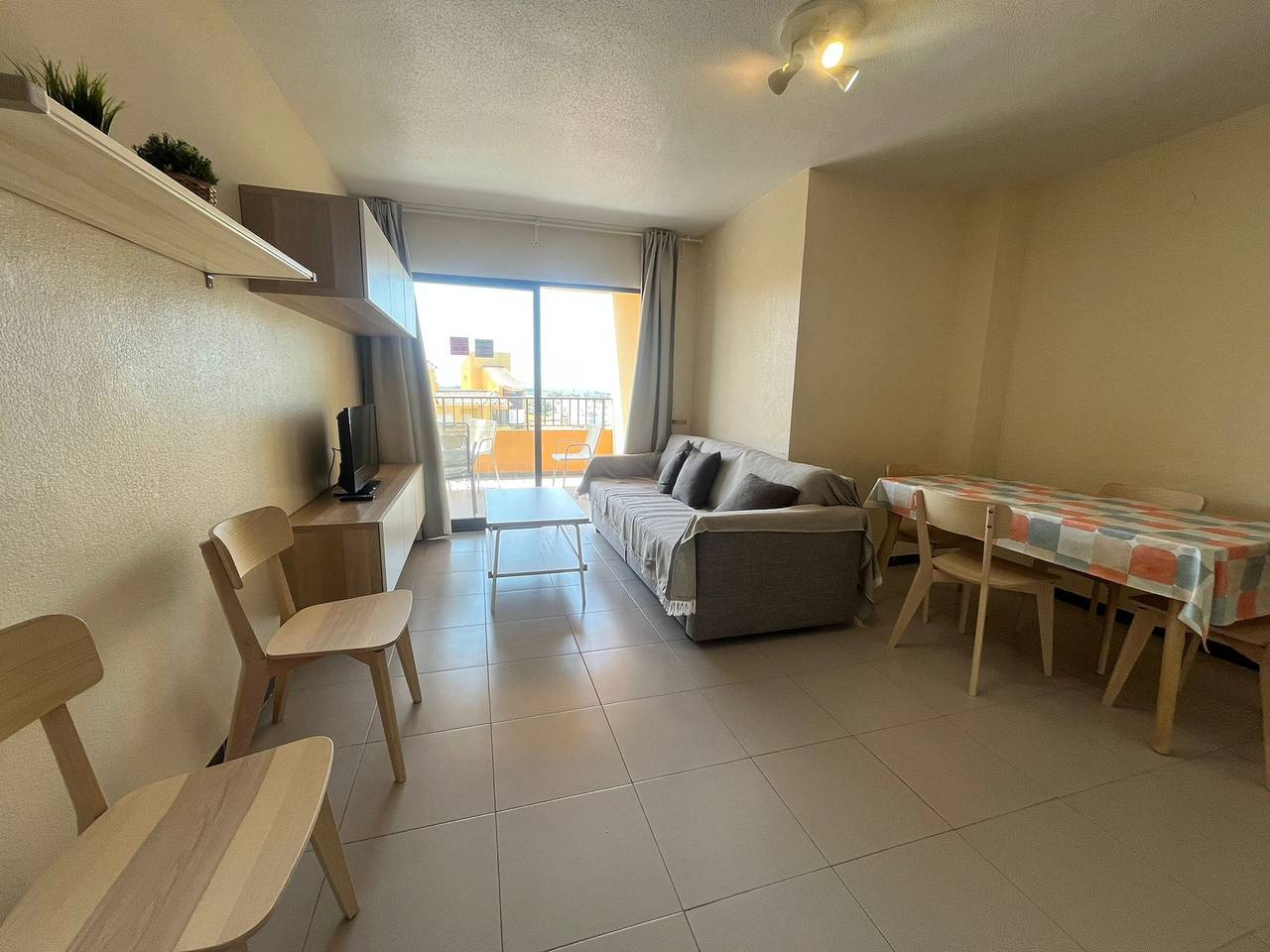 Apartamento entero, Apartamento en 7ª planta con amplia terraza y cercanía a la playa en Playa de Xeraco in Playa Xeraco, Jaraco