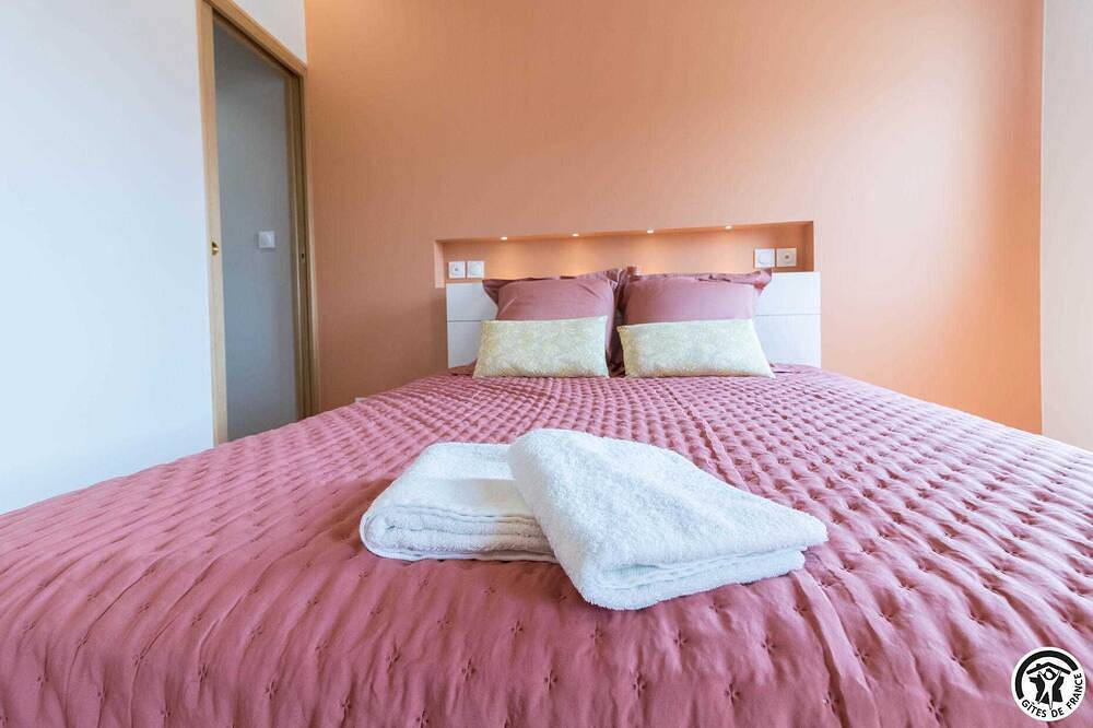 Les Echaunes Vacation Rental for 9 People in Caraman, Lauragais