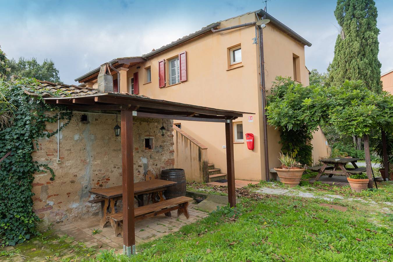 Appartamento intero, Appartamento 'Daria' con Giardino in Comune e Wi-Fi in Castagneto Carducci, Costa degli Etruschi