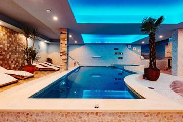 Chambre d’hôte pour 2 personnes, avec jacuzzi et piscine ainsi que sauna et jardin à Alba (Romania)