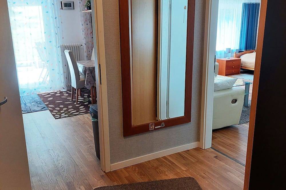 Entire apartment, 5 Minuten von Frankfurt, Ruhige Ferienwohnung/ Monteurzimmer mit Terrasse in Bad Vilbel, Wetterau