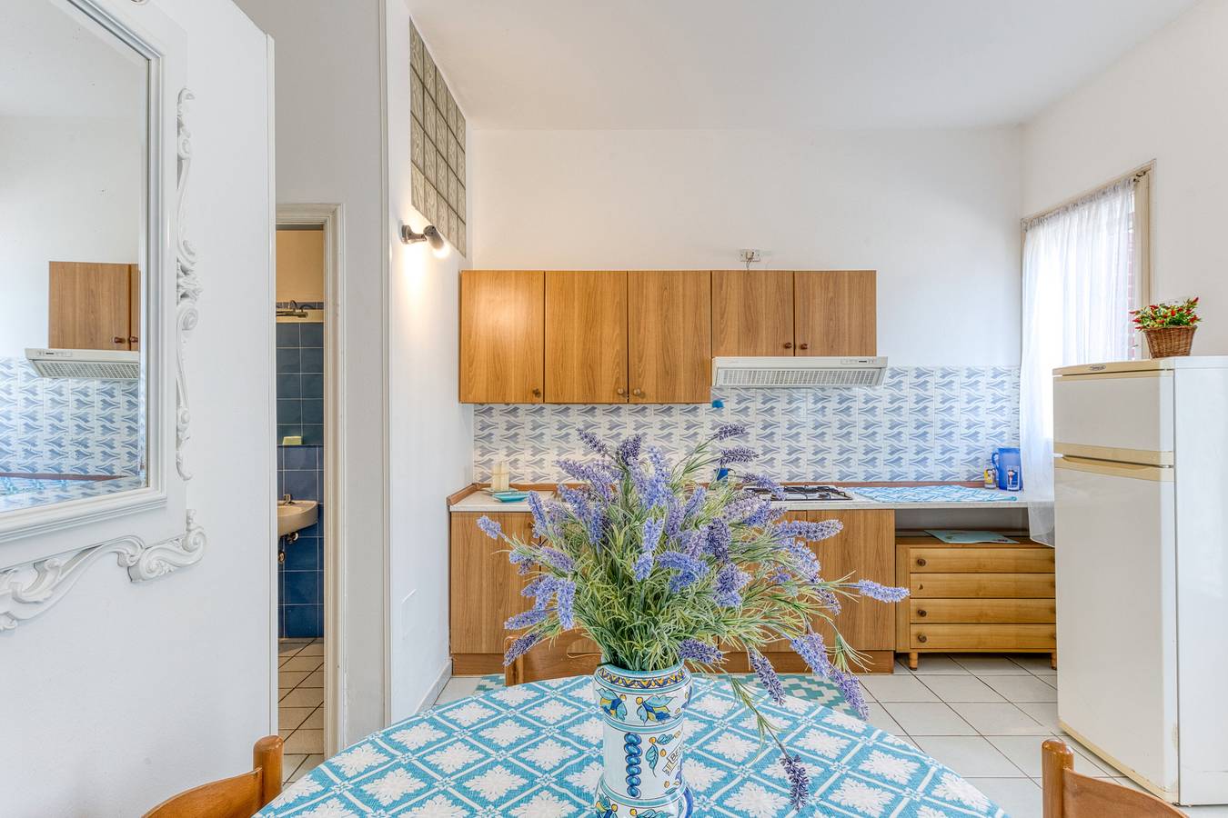 Apartamento entero, Apartamento 'Trande' con Balcón, Wi-Fi y Aire Acondicionado in Leuca, Castrignano del Capo
