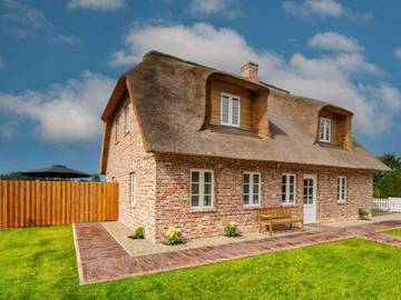 Ferienhaus für 6 Personen, mit Sauna und Garten in Pellworm