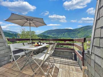 Gîte pour 4 personnes, avec balcon et vue à Ispagnac
