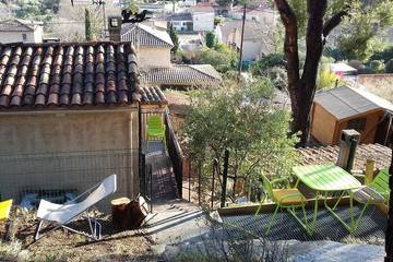 Location de vacances pour 4 personnes, avec balcon et jacuzzi à Le Rove