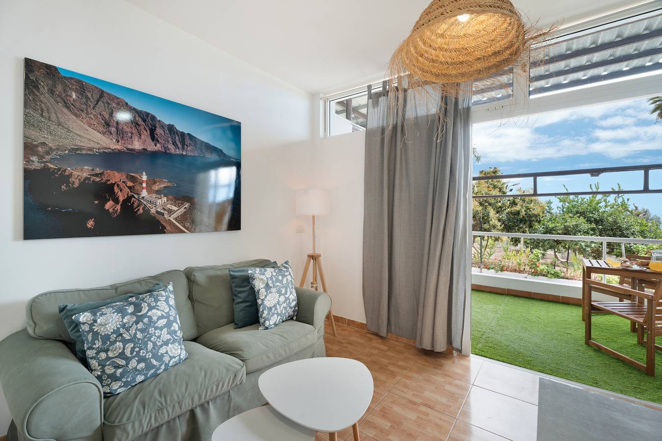Apartamento entero, Vacaciones 'Beautiful Sea View and Pool Finca 1' con piscina compartida, terraza privada y Wi-Fi in Adeje, Tenerife Sur