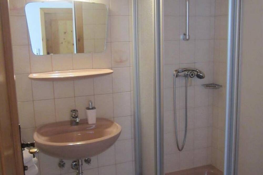 Ganze Wohnung, Ferienwohnung 2. Stock - Ferienwohnung Walburga Ebner in Salzkammergut-Berge, Faistenau