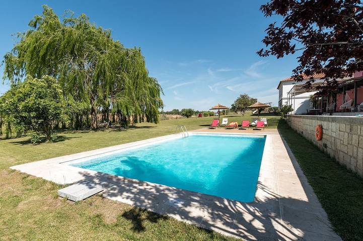 Gîte pour 25 personnes, avec Balcon et Jardin
