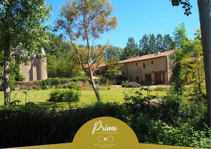 Location de vacances pour 8 personnes, avec vue et jardin dans Marnes