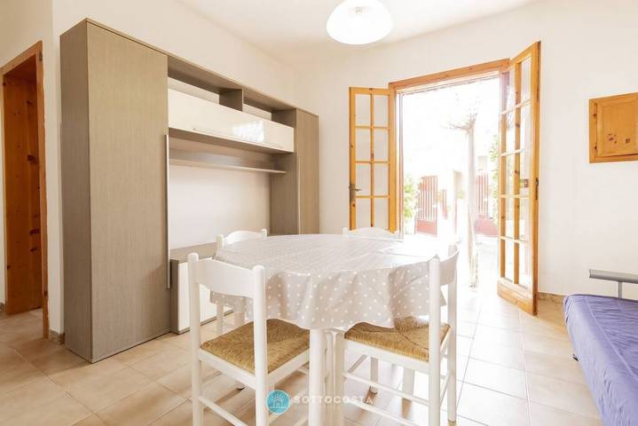 Entire apartment, Holiday apartment for 4 people in La Cueva, Melendugno