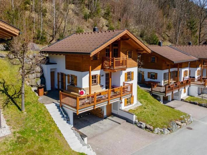 Ferienhaus für 12 Personen, mit Balkon und Terrasse sowie Garten und Pool