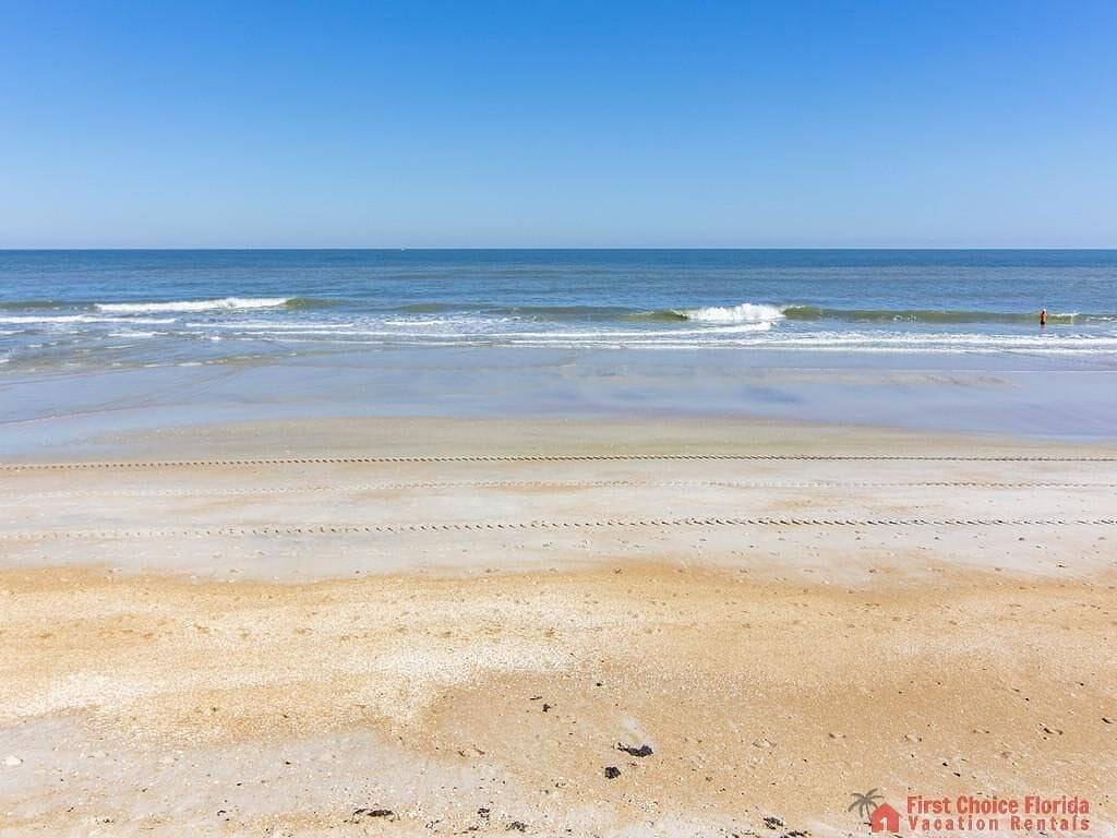 Great Location ~ Oceanfront Townhome ~ Check Out The Views! in Vilano Beach, St. Johns County